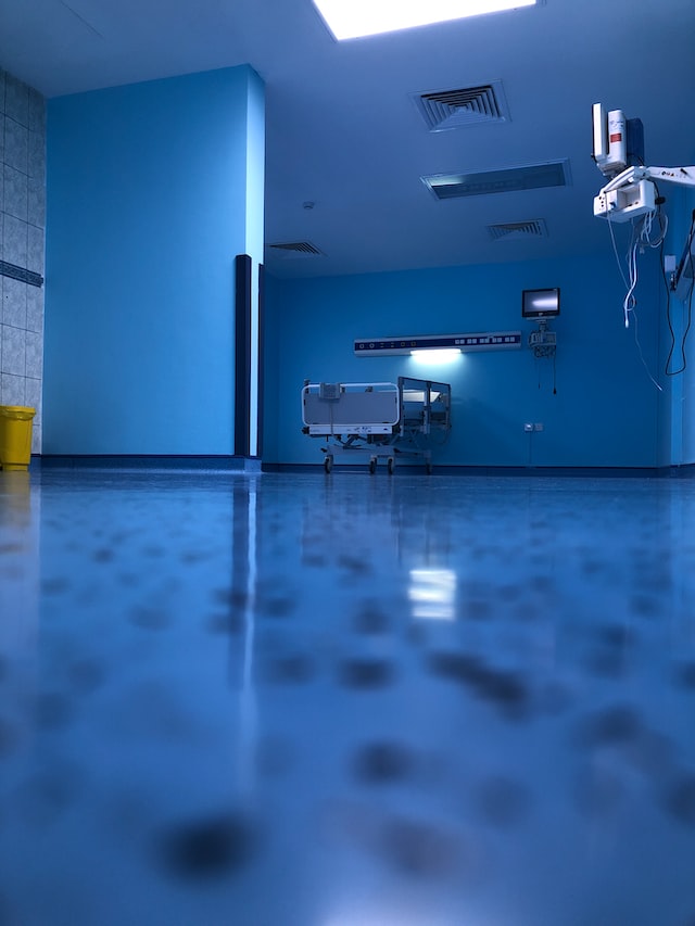 What gives a good floor screed in an apartment?